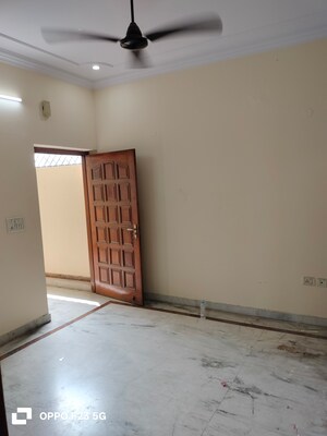 Room in 4 BHK Villa at Gomti Nagar – for Rent