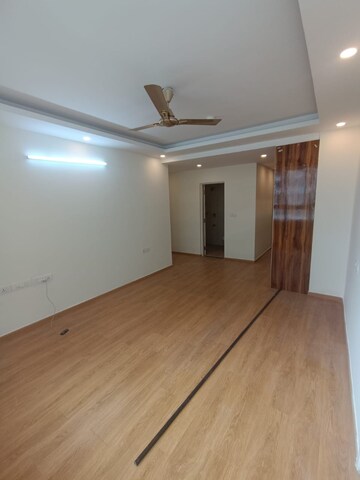 Room in 2.5 BHK Apartment at Mantri Manyata Lithos, Thanisandra – for Rent
