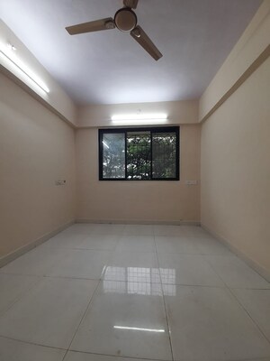 Room in 1 BHK Apartment at Samarth Complex Goregaon , Goregaon West – for Rent