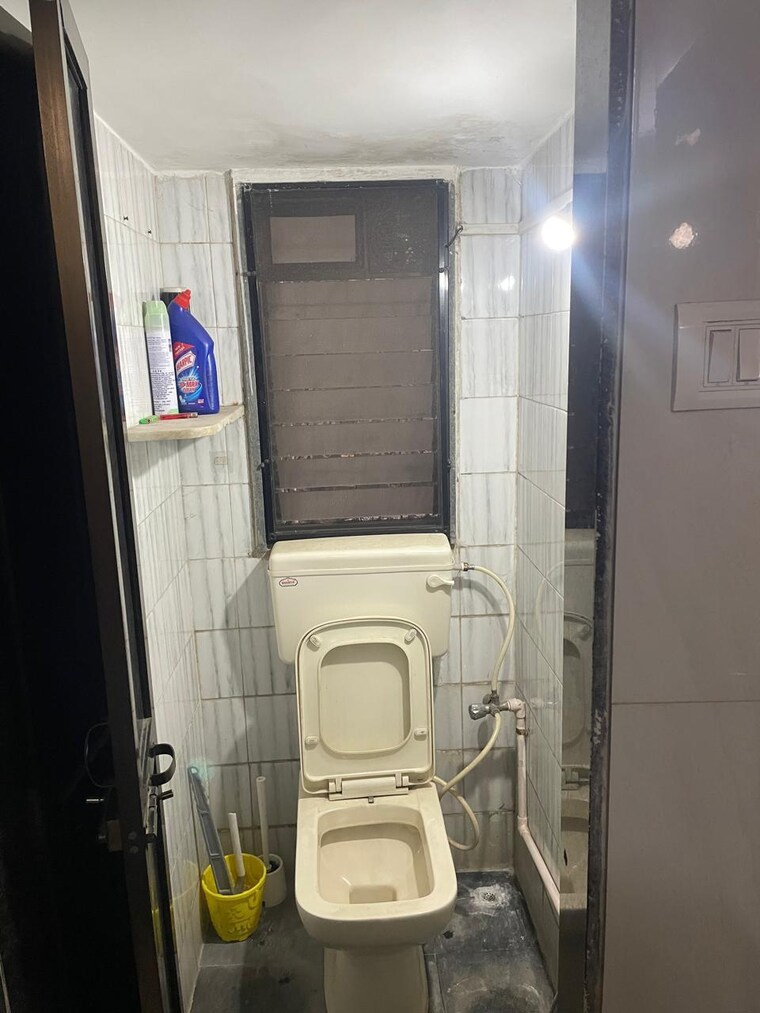 Bathroom, sai-prasad-chs 1 Bedroom 500 Sq.Ft. Apartment In Andheri East Mumbai 9220869