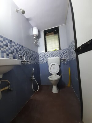 Team Area in 1 BHK Apartment at Samarth Complex Goregaon , Goregaon West – for Rent