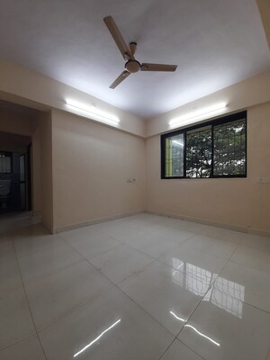 Room in 1 BHK Apartment at Samarth Complex Goregaon , Goregaon West – for Rent