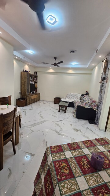 Room in 2 BHK Apartment at Malad West – for Sale