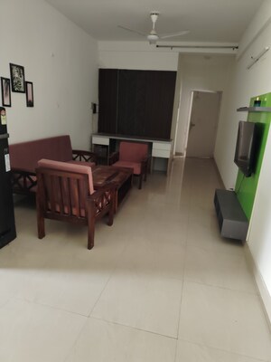 Team Area in 2 BHK Apartment at Suncity Avenue 76, Sector 76 – for Rent