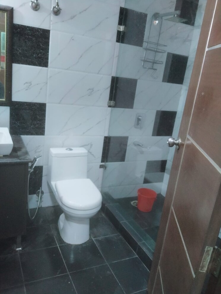 Bathroom, durga vihar 1 Bedroom 50 Sq.Yd. Builder Floor In Durga Vihar Delhi 9220922