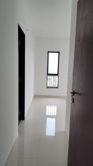 Room in 2 BHK Apartment at Shapoorji Pallonji Sensorium, Hinjewadi – for Rent