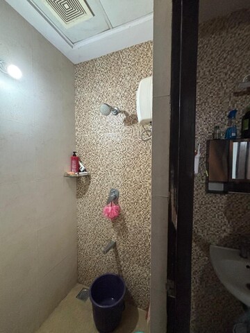 Bathroom in 1 BHK Apartment at Dombivli East – for Rent