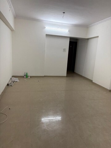 Room in 4 BHK Apartment at Andheri East – for Rent