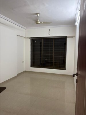 Room in 4 BHK Apartment at Andheri East – for Rent