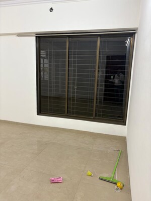 Room in 4 BHK Apartment at Andheri East – for Rent