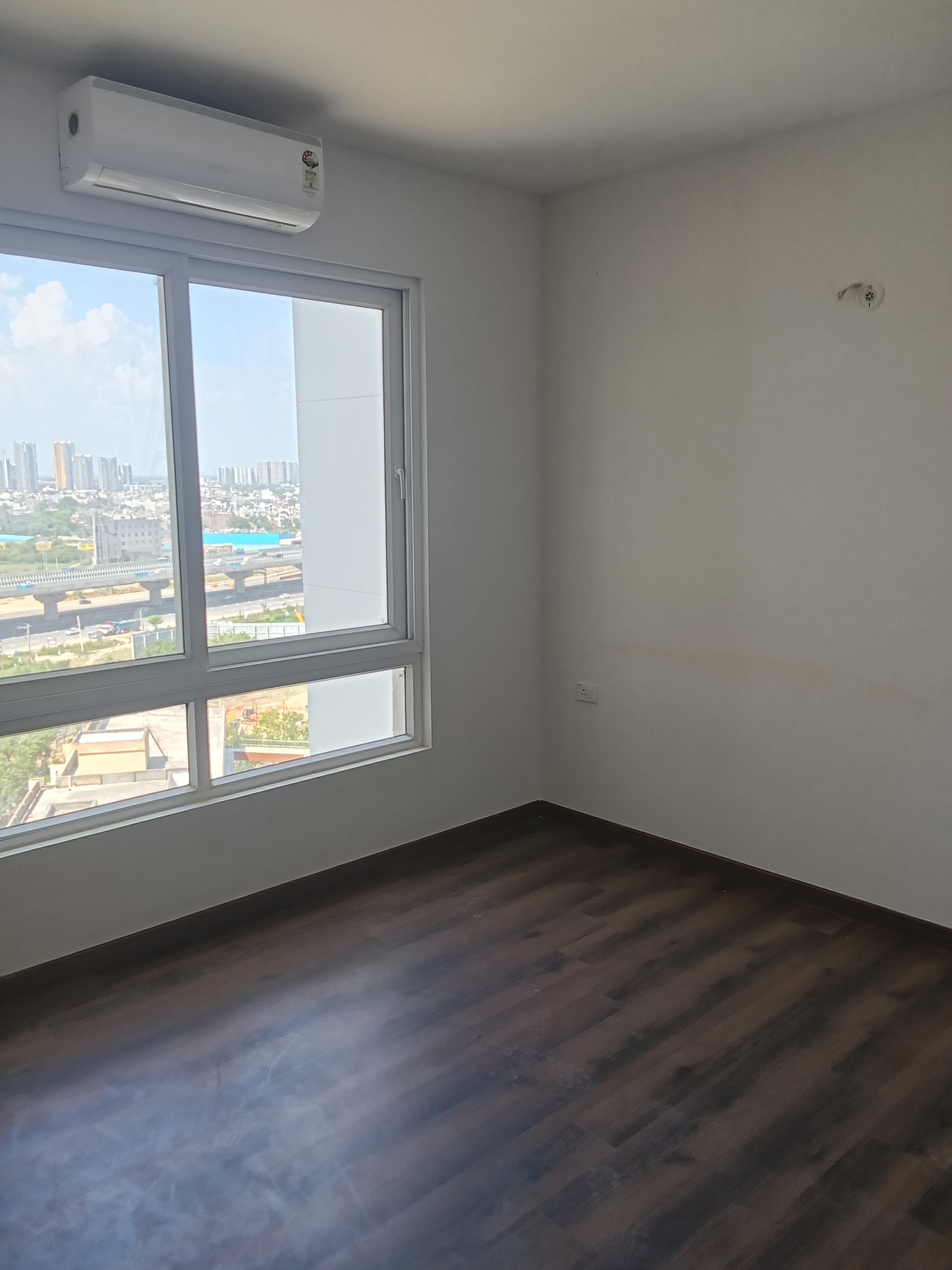 3 BHK + Pooja Room Apartment For Rent in Hero Homes Gurgaon Sector