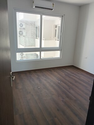 Room in 3 BHK Apartment at Sector 104 – for Rent