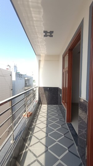 Building Lobby in 3 BHK Builder Floor at Anamika Enclave, Sector 14 – for Rent