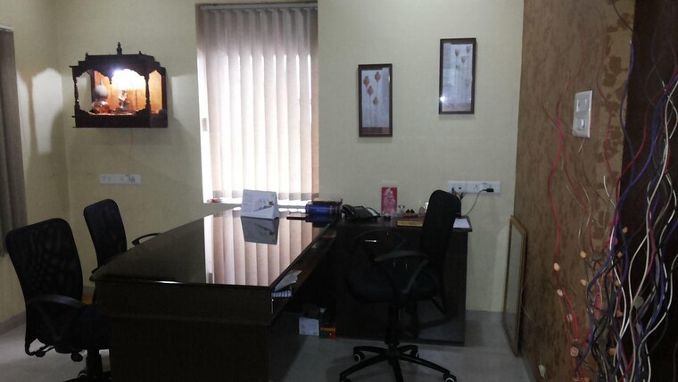 Team Area, siddharth-towers-kothrud Commercial Office Space 501 Sq.Ft. In Kothrud Pune 9221003