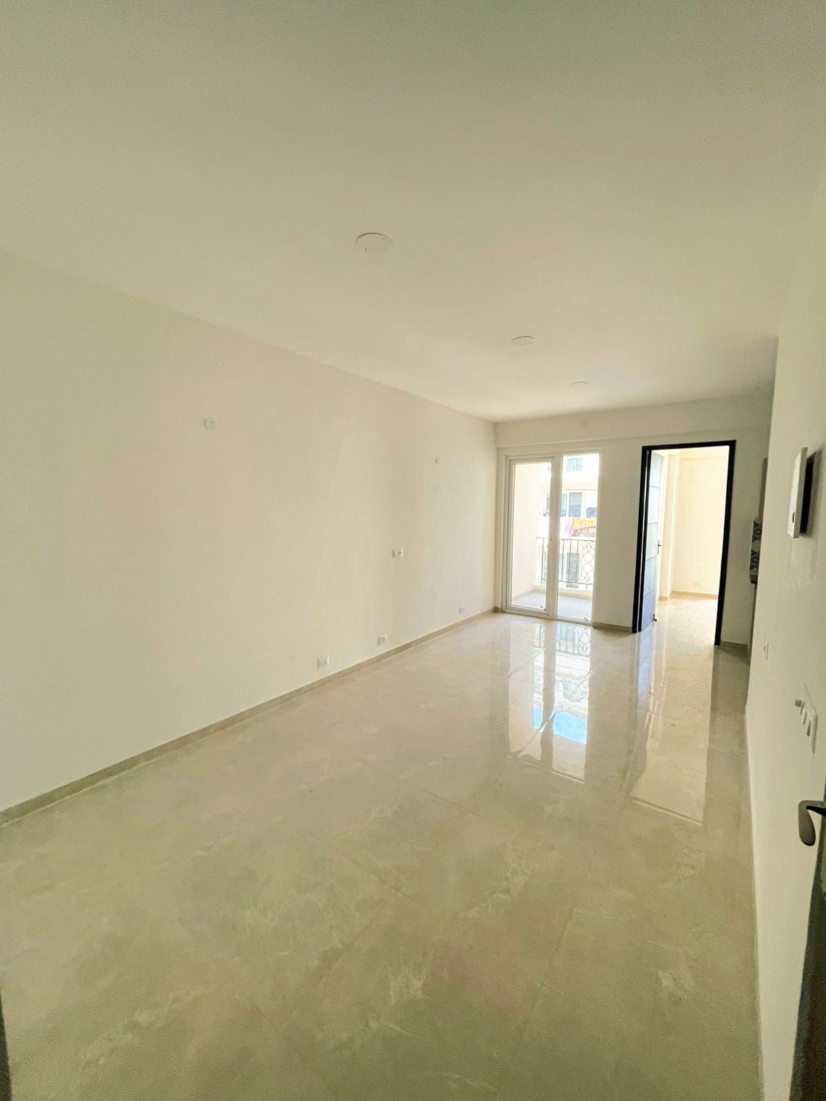 4 BHK + Servant Room Apartment For Sale in Paras Dews