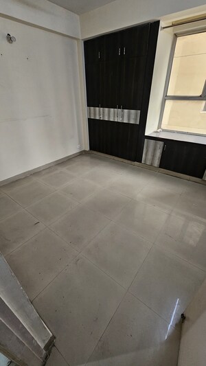 Room in 3 BHK Apartment at Nirala Aspire, Sector 16 Greater Noida – for Sale