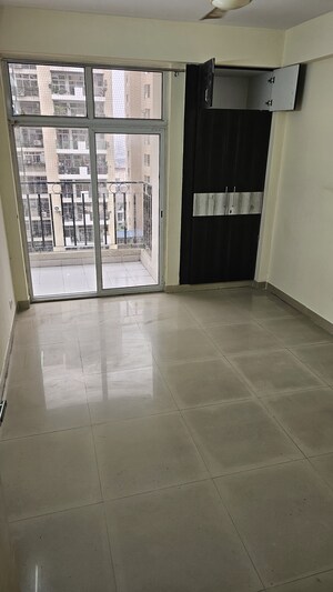 Room in 3 BHK Apartment at Nirala Aspire, Sector 16 Greater Noida – for Sale