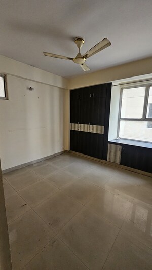 Room in 3 BHK Apartment at Nirala Aspire, Sector 16 Greater Noida – for Sale