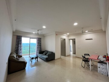 Team Area in 2 BHK Apartment at Hiranandani Fortune City, New Panvel – for Rent