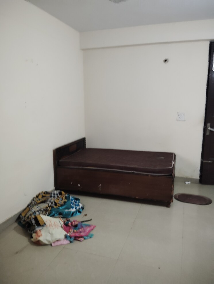 Room, sector 127 1 Bedroom 770 Sq.Ft. Apartment In Sector 127 Mohali 9221117