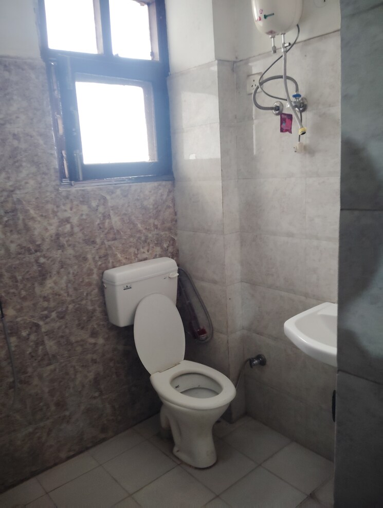 Bathroom, sector 127 1 Bedroom 770 Sq.Ft. Apartment In Sector 127 Mohali 9221117