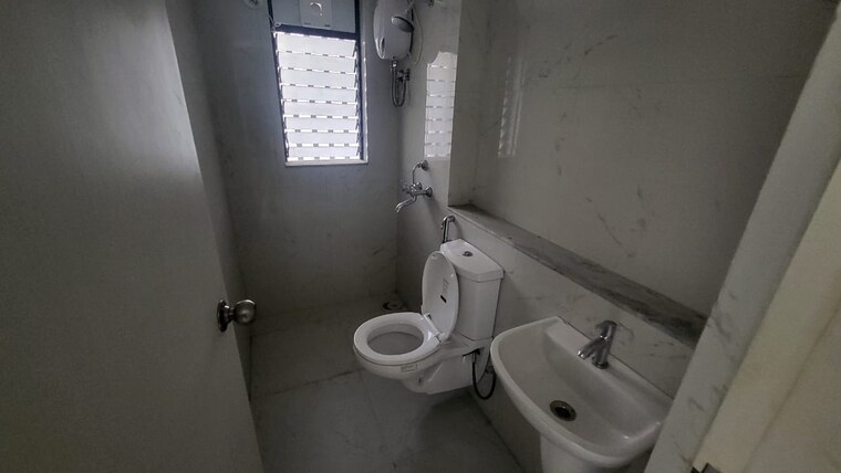 Bathroom, lodha-crown-quality-homes-dombivli 2 Bedroom 587 Sq.Ft. Apartment In Dombivli East Thane 9221110