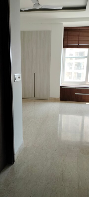 3 BHK Apartment For Rent in Ambience Tiverton, Sector 50