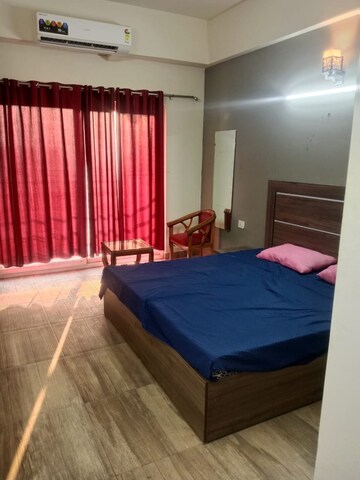 Bedroom in 1 BHK Apartment at Paramount Golfforeste, Zeta I Greater Noida – for Rent