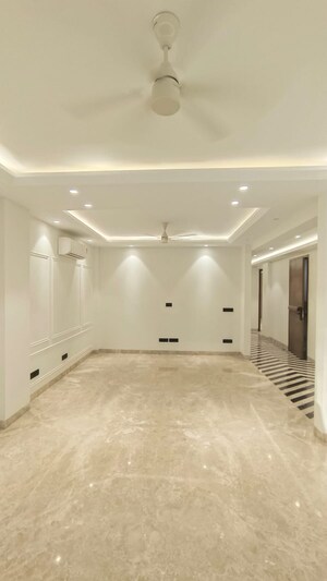 Room in 3 BHK Builder Floor at Uday Park – for Sale