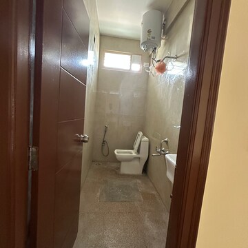 Attached Bathroom in 3 BHK Builder Floor at Banashankari – for Rent