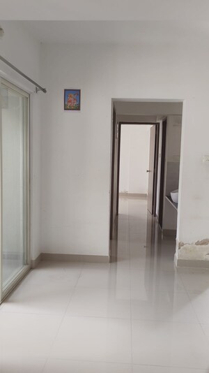 Room in 2 BHK Apartment at Majestique Landmark Miami, Dhayari – for Rent