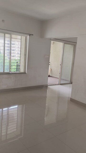 Room in 2 BHK Apartment at Majestique Landmark Miami, Dhayari – for Rent