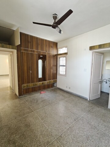 Room in 3 BHK Apartment at Vijay Ratan Vihar, Sector 15 – for Rent