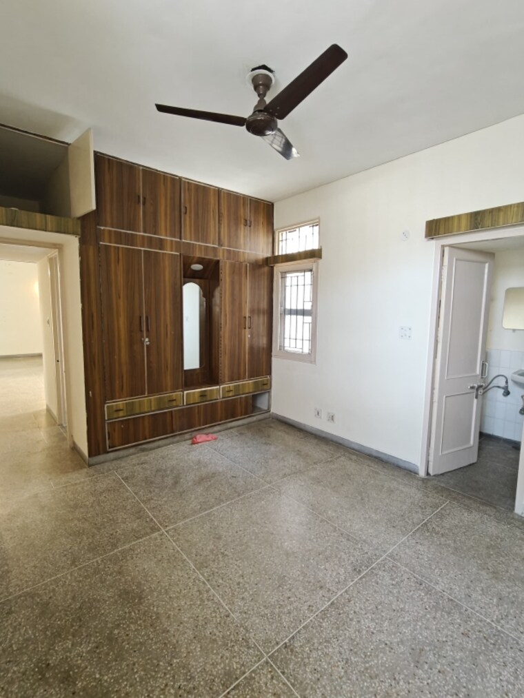 Room, vijay-ratan-vihar 3 Bedroom 1500 Sq.Ft. Apartment In Sector 15 Gurgaon 9221266