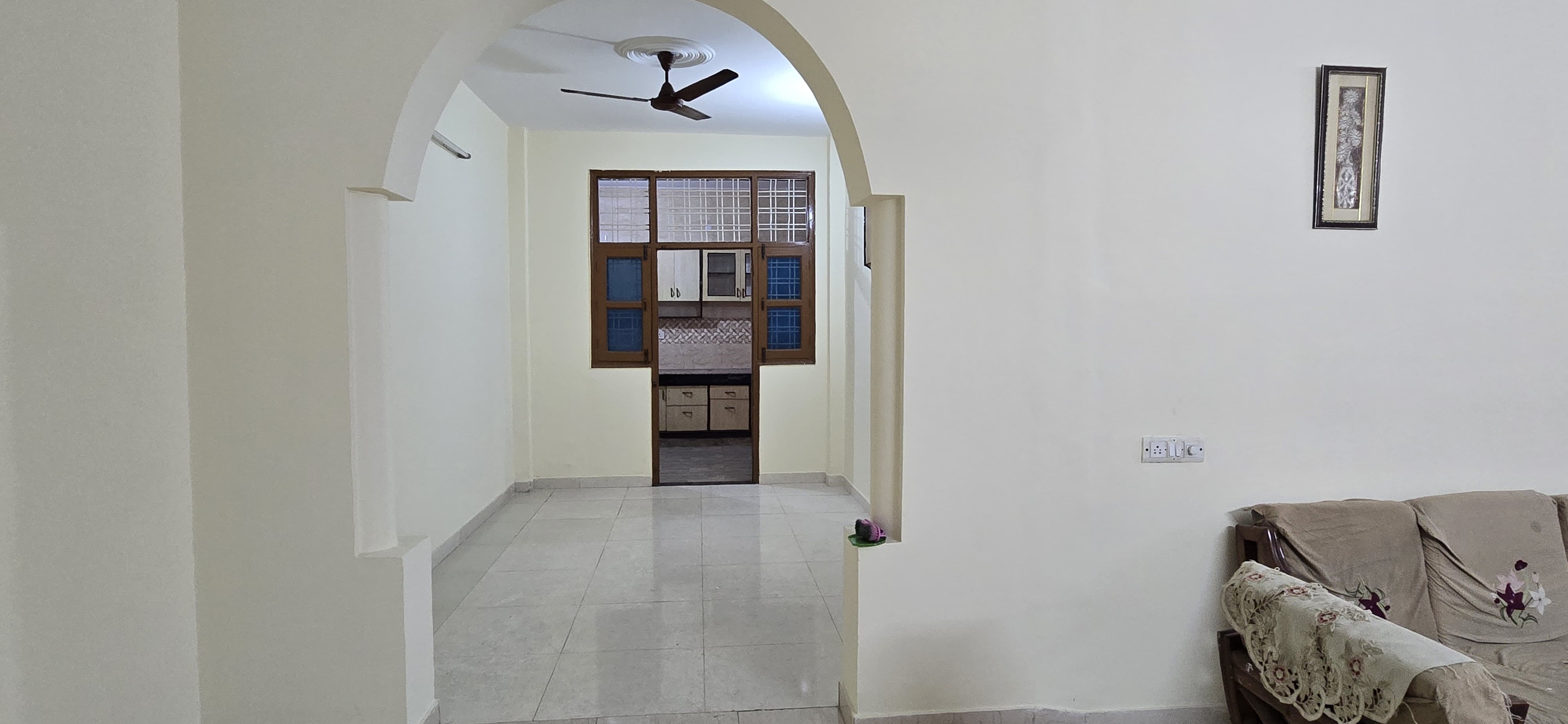 3 BHK 1400 Sq.Ft. Apartment in Gaur City 4th Avenue