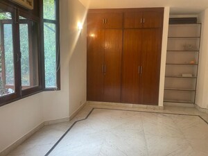 Room in 4 BHK Builder Floor at Greater Kailash ii – for Rent