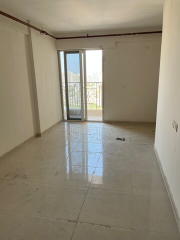 Room in 2 BHK Apartment at Signature The Millennia 2, Sector 37d – for Rent