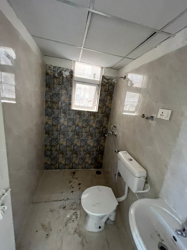 Bathroom, signature-the-millennia-2 2 Bedroom 681 Sq.Ft. Apartment In Sector 37d Gurgaon 9221305