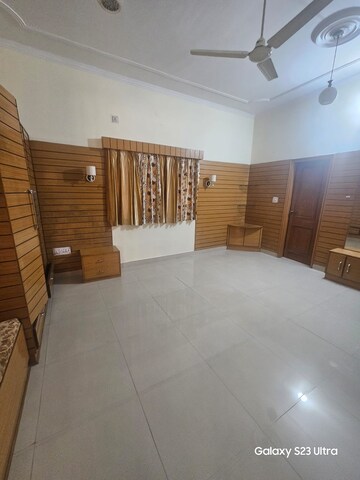Room in 4 BHK Independent House at Shahastradhara Road – for Rent