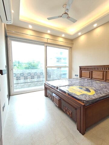 Bedroom in 2 BHK Builder Floor at Saurabh Niwas, Sector 40 – for Rent