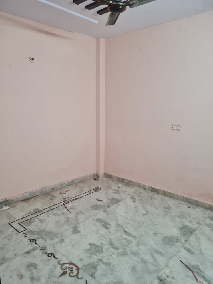 Room, dwarka mor 2 Bedroom 900 Sq.Ft. Builder Floor In Dwarka Mor Delhi 9221291