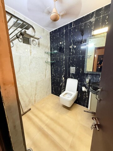 Bathroom in 2 BHK Builder Floor at Veera Safdarjung Enclave, Safdarjung Enclave – for Rent