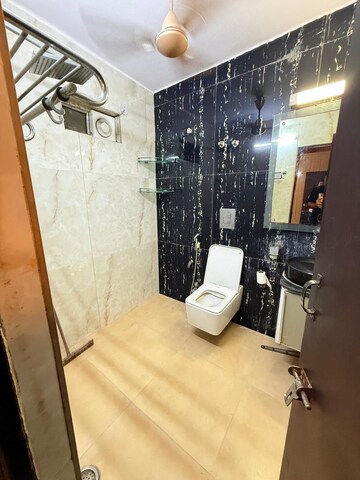 Attached Bathroom in 2 BHK Builder Floor at Veera Safdarjung Enclave, Safdarjung Enclave – for Rent