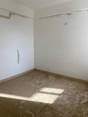 Room in 3 BHK Apartment at Sarvome Shree Homes, Sector 45 – for Sale