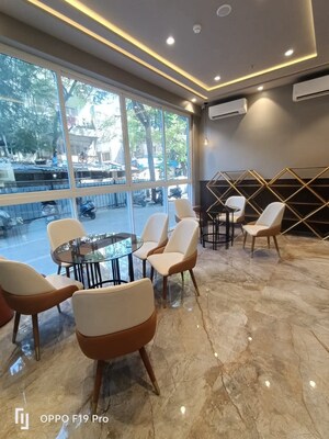 Team Area in 2 BHK Apartment at JP Eminence, Andheri West – for Rent