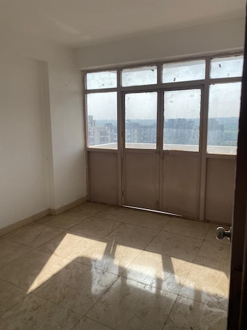 Room in 3 BHK Apartment at Sarvome Shree Homes, Sector 45 – for Rent