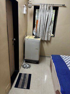 Room in 1.5 BHK Apartment at Vile Parle West – for Rent