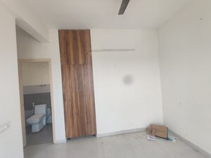 Room in 2 BHK Apartment at GLS Arawali Homes Phase 2, Sohna Sector 4 – for Rent