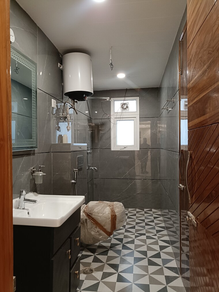 Kitchen, surajmal vihar 3 Bedroom 1800 Sq.Ft. Builder Floor In Surajmal Vihar Delhi 9221406