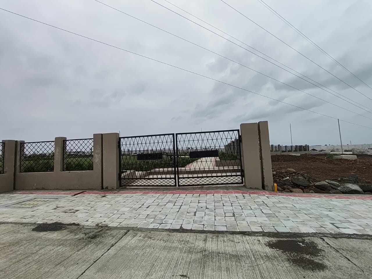 Plot For Sale in Metro City 11